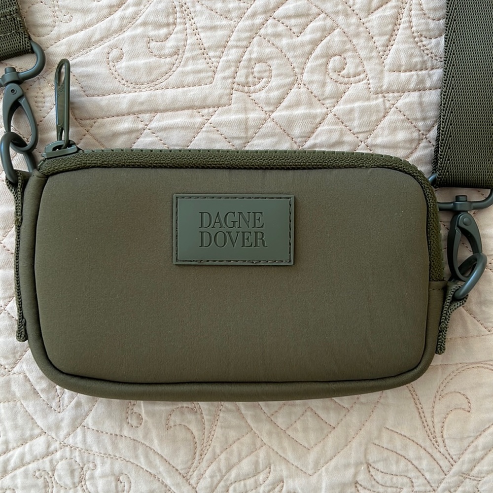 Dagne Dover crossbody / Fanny pack - great for travel!!